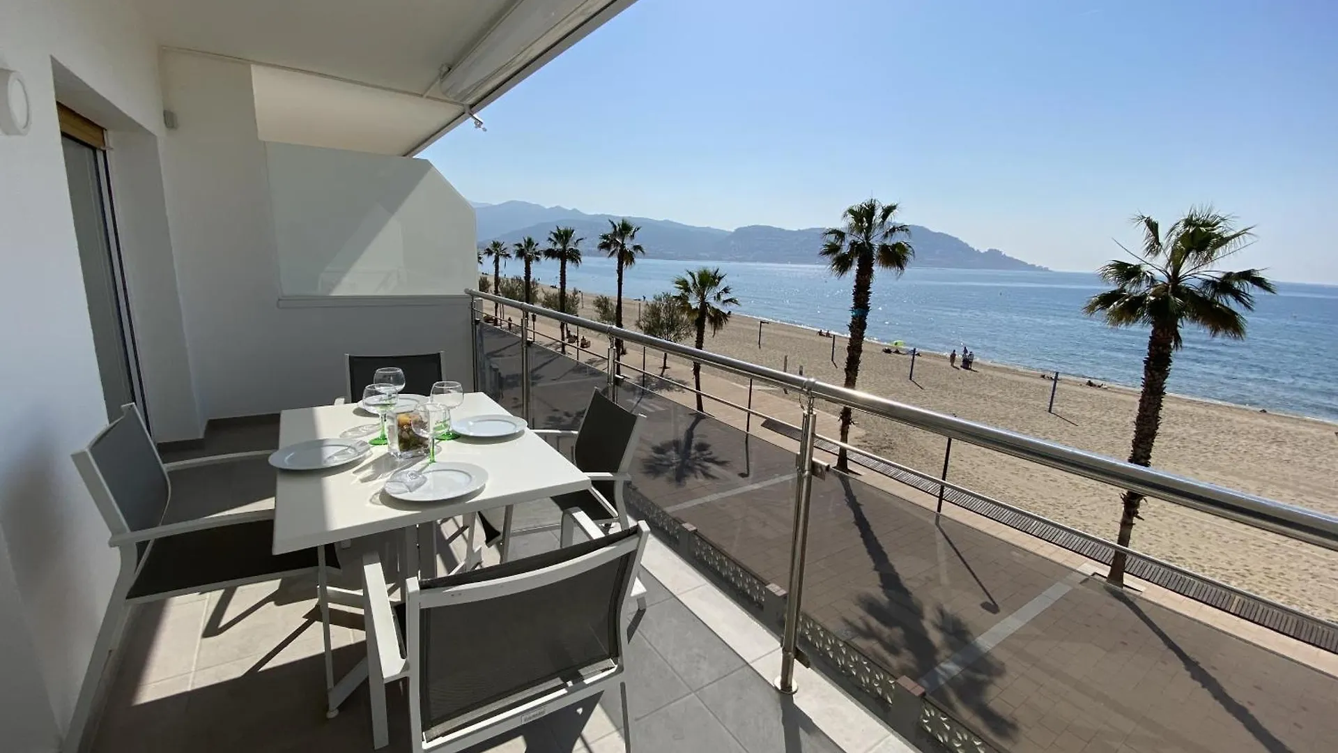 Ibr-Front Mer 17 Roses Apartment